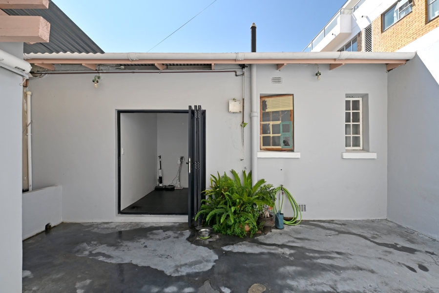 3 Bedroom Property for Sale in Sea Point Western Cape